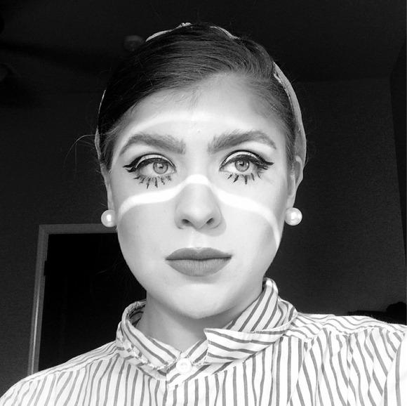 Meet your Posher, Zoë - Picture 1 of 1